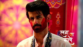Ishani Puts the Colour on Shiv