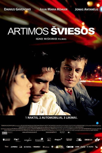 Artimos šviesos 在线观看和下载完整电影