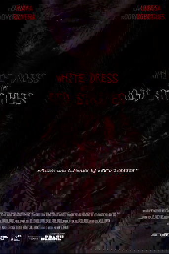 Vestido Branco com Listras Vermelhas