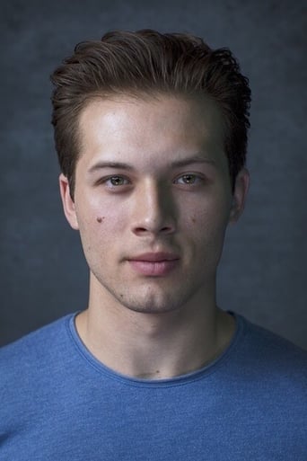 Image of Leo Howard