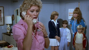 Return of the Ninny/Touchdown Twins/Split Personality episode still image