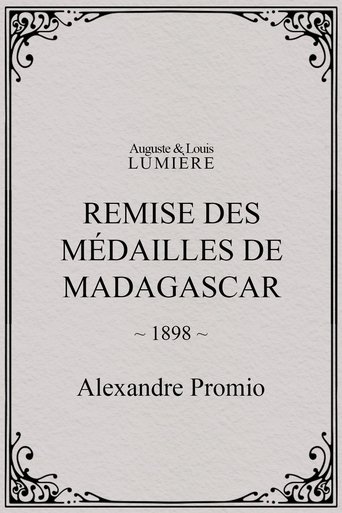 Remise des médailles de Madagascar