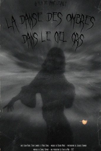 La danse des ombres dans le ciel gris
