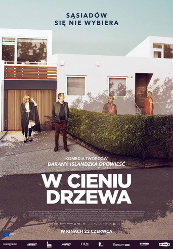 Okładka filmu W cieniu drzewa