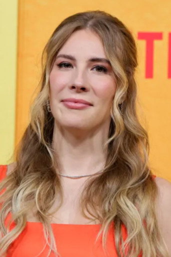 Emily Henryの人物画像 2
