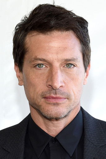 Simon Rex — photo 7