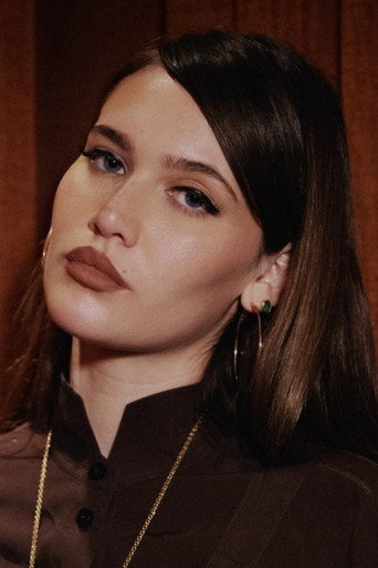 Sienna Spiro foto 2