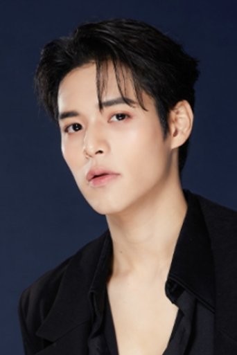 Poon Mitpakdee headshot