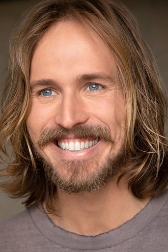Nik Shriner headshot