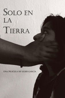 Solo en la Tierra poster