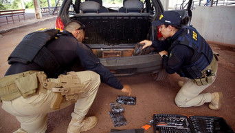 Cena de Cada Enxadada. uma Minhoca