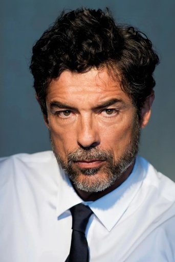 Alessandro Gassmann headshot