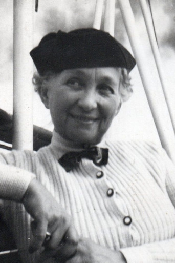 Luise Fleckの人物画像 3