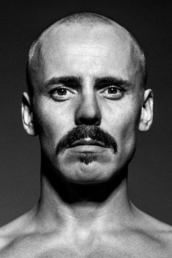 Jasper Pääkkönen headshot