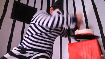 Cena 10 de A Dunces Burden