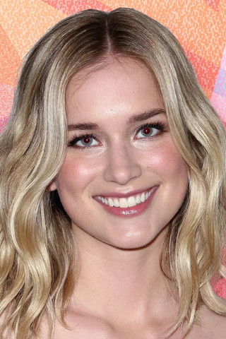 Elizabeth Lail — photo 3