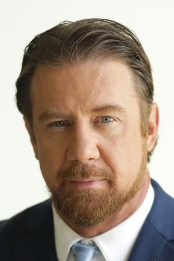 Tyler Grey headshot