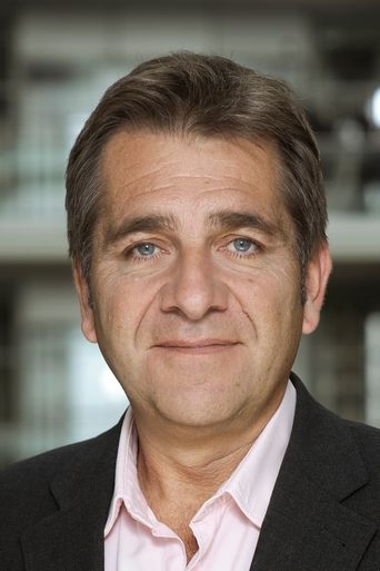 Steve Scott headshot