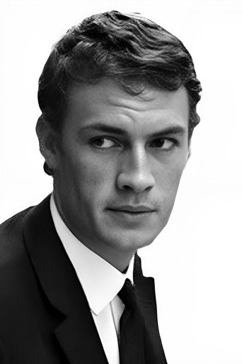 Claude Mann headshot