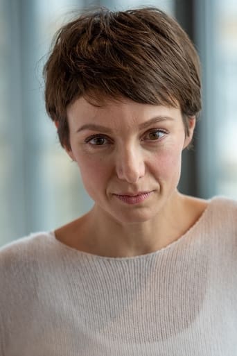 Image of Julia Koschitz