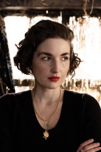 Elizabeth Sankey headshot