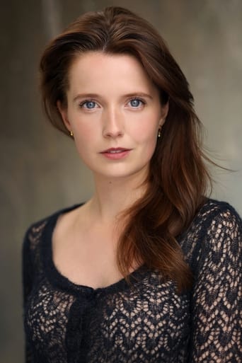 Isobel Wood headshot