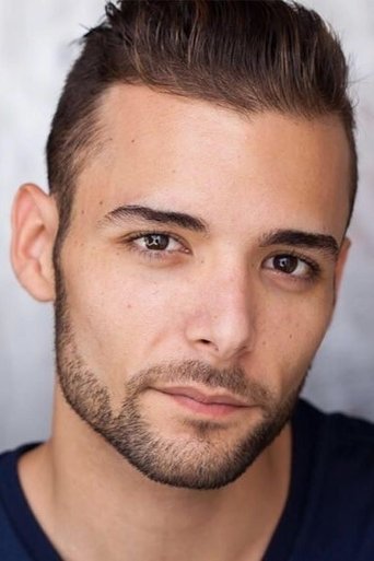 Cody Gomes headshot