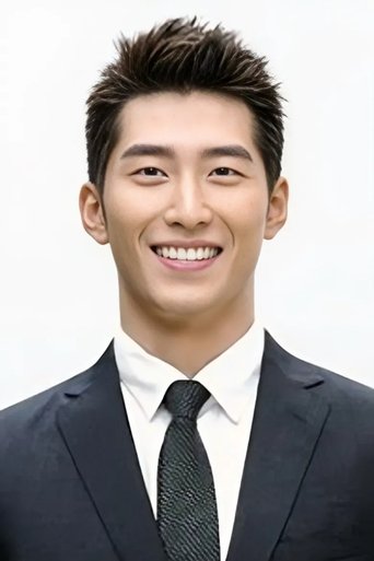 Shawn Dou headshot