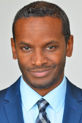 Gordon James headshot