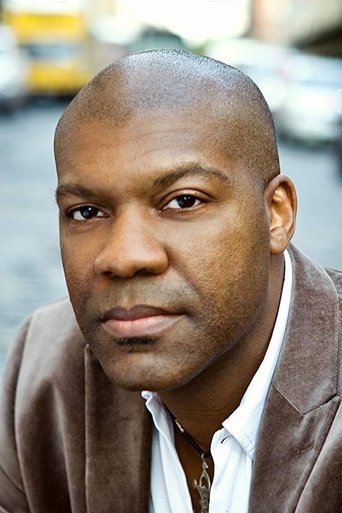 Thaddeus Daniels headshot