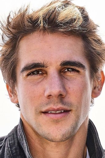 Mariano González headshot