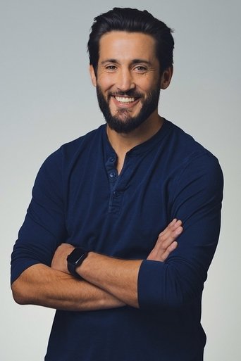 Justin Garza headshot