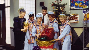 #5 Dinnerladies