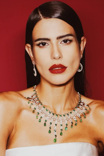 Antt&oacute;nia is Isadora Novaes