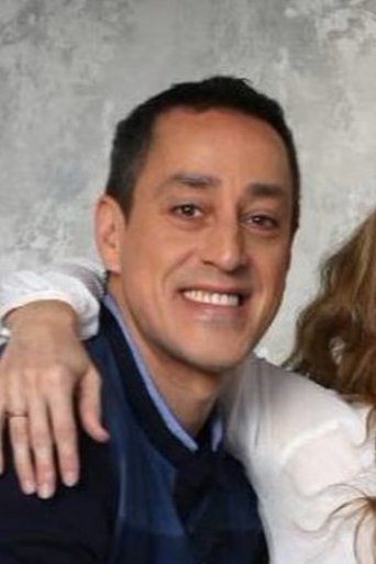 Emiliano Müller is Emi Bombón