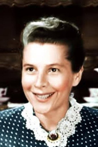 Ruth Gordon headshot