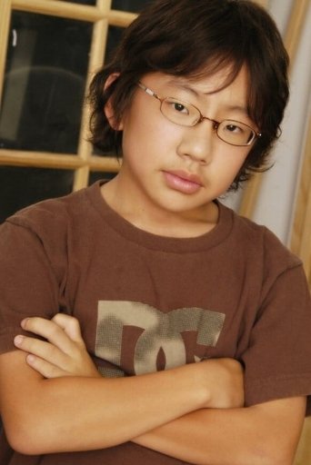 Elliott Cho headshot