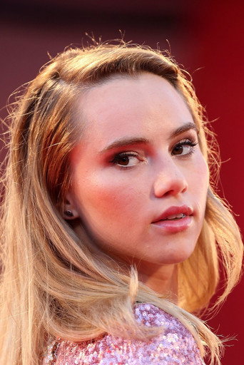 Suki Waterhouse — photo 17