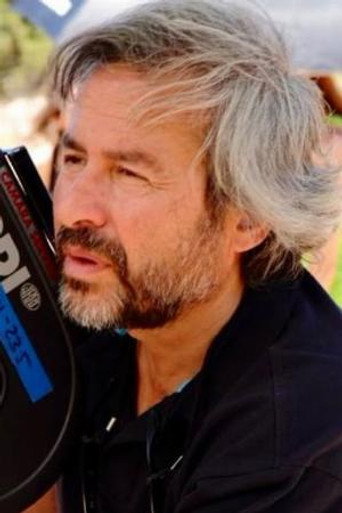 Javier Salmonesの人物画像 2