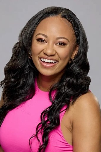 Chelsie Baham hace el papel de Self - Contestant Chelsie Baham