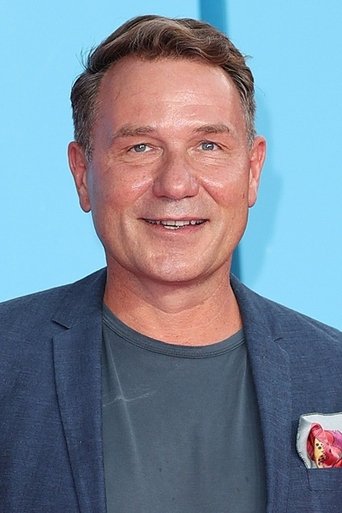 Richard Arnold headshot