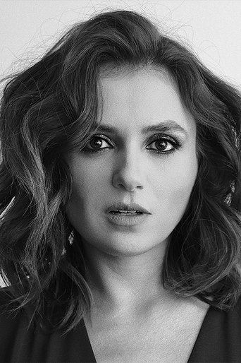 Monica Iozzi headshot