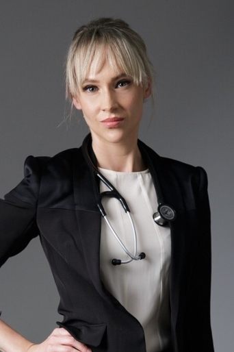 Stephanie Demkiw headshot