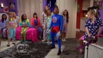 Cena de Trapalhadas na Festa do Pijama