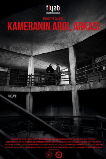 Cartell de Behind the Camera
