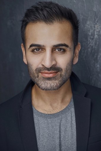 Riz Khan headshot