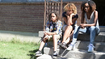 #4 Deidra & Laney Rob a Train