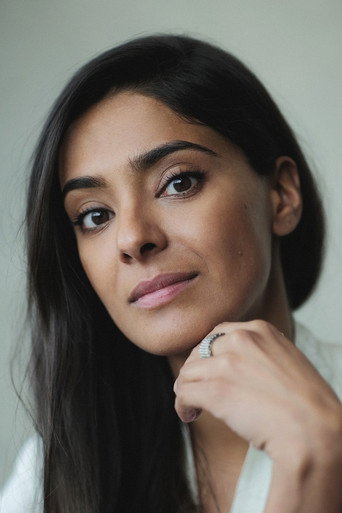 Dinita Gohilの人物画像 3