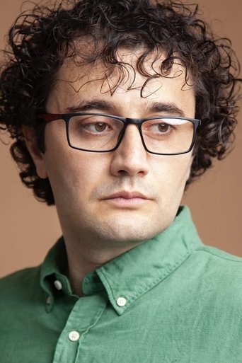 Əfqan Məmmədov hace el papel de kapitan Əfqan Məmmədov