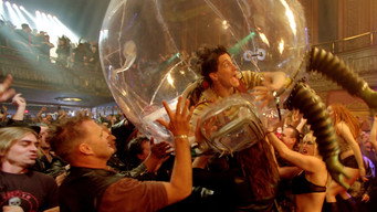 Still 10 from Bubble Boy